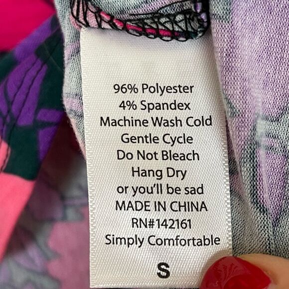 LuLaRoe Sz Small 3/4 Sleeves Baseball Tee Floral Purple Pink Raglan Top EUC - Picture 8 of 9